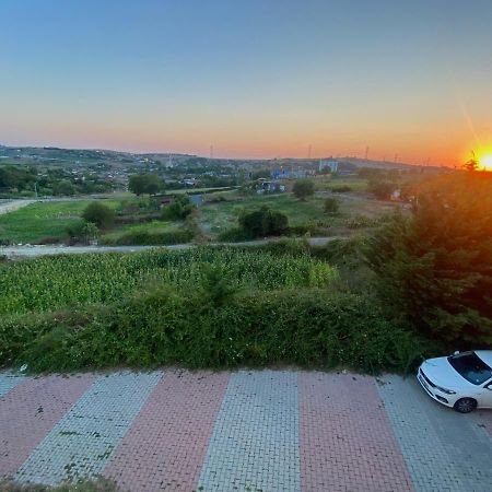 Spacious House Near The Airport Appartement Arnavutkoy Buitenkant foto