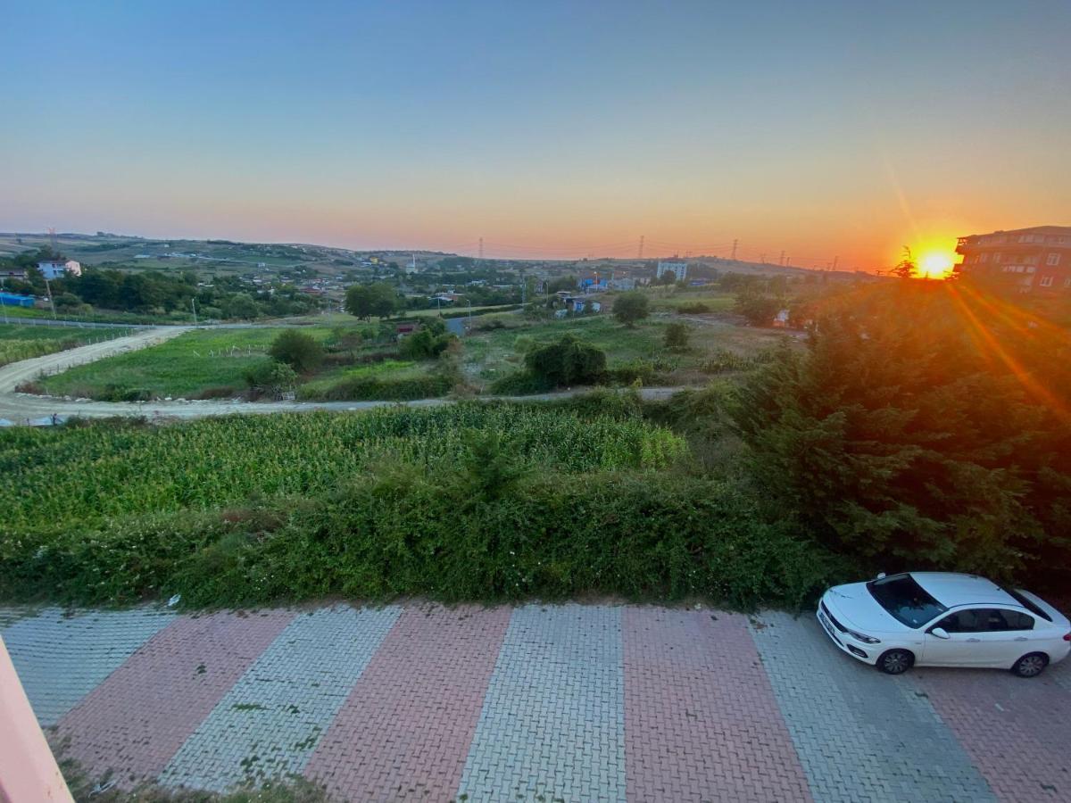 Spacious House Near The Airport Appartement Arnavutkoy Buitenkant foto